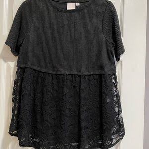 Lauren Conrad short sleeve top. Size small.